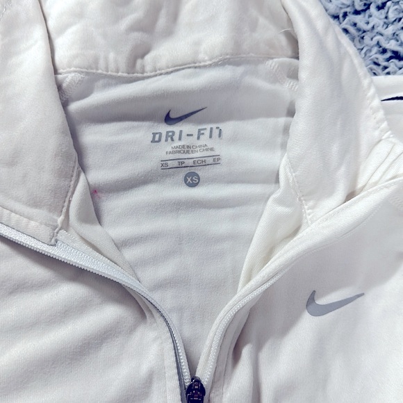 Nike dri fit sweater xs - Picture 2 of 3